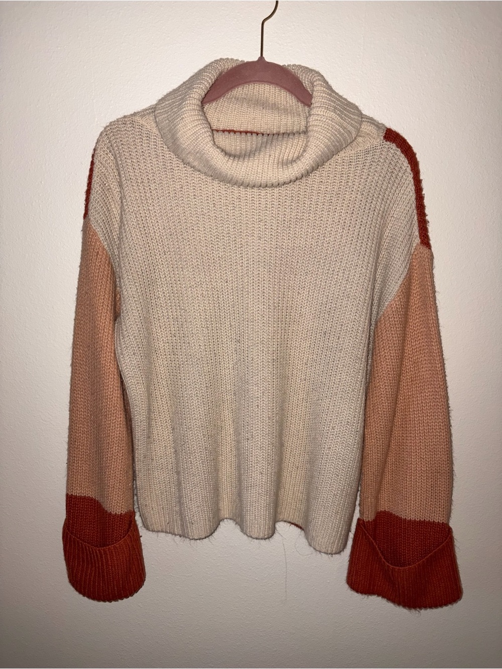 Simplee Color Block Knitted Turtleneck Sweater